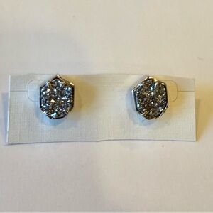 Kendra Scott Hexagon Stud Earrings in Druzy Platinum.